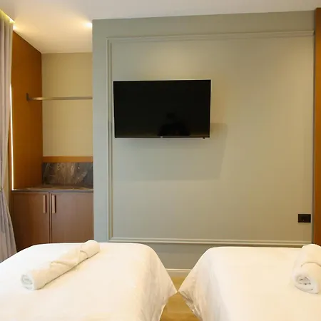 Dion Boutique - Center Hotel