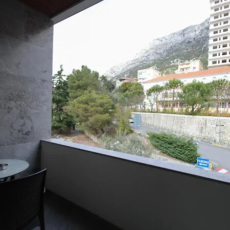 Dion Boutique - Center * Krujë